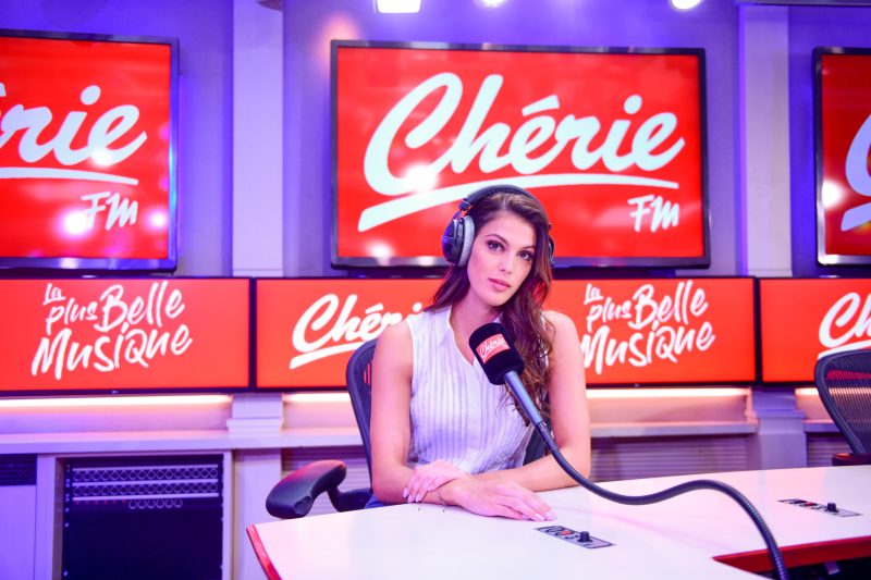 Iris Mittenaere, du lundi au vendredi dans le Réveil Chérie ainsi qu'aux commandes du Chérie Lunch de 12h à 13h