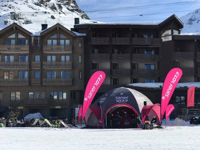 Studio mobile Sanef 107.7 l'accompagnement des voyageurs jusqu'au pied des pistes à Val Thorens - 2019