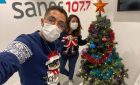 Noël 2020 dans les studios : Léa et Chrystopher  masqués mais joyeux !